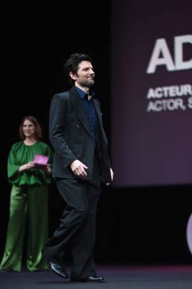 Pink Carpet - The 9th Canneseries International Festival - Day 4 FC CANNES, FRANCE - APRIL 26 Adam Scott gives a speech on stage during Day Four of the 9th Canneseries International Festival on April 26, 2026 in Cannes, France. Photo by Franck Castel ABACAPRESS.COM Cannes France  Copyright: xCastelxFranck ABACAx