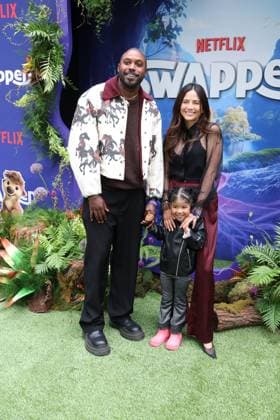 LOS ANGELES, CALIFORNIA - APRIL 26:Joshua Rhodes, Saylor Rhodes and Erin Lim Rhodes attend the Premiere of Netflix s Swapped at Netflix Tudum Theater on April 26, 2026 in Los Angeles, California. Copyright: xAdMediax MediaPunchx