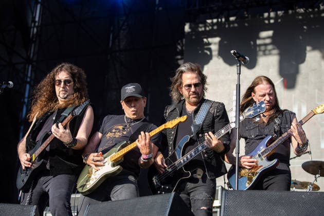 SaO PAULO, SP - 26.04.2026: BANGERS OPEN AIR 2026 - Presentation of the American hard rock band Winger this Sunday (26), during the second day of the Bangers Open Air festival. The band& 39;s lineup consists of Kip Winger (Bassist and Vocalist), Reb Beach (Guitar and Backing Vocalist), Rod Morgenstein (Drums, Percussion and Backing Vocalist) and John Roth (Keyboards, Guitar and Backing Vocalist). x2933030x  EmersonxSantos