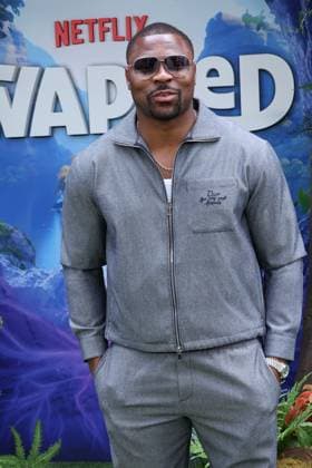 LOS ANGELES, CALIFORNIA APRIL 26 Khalil Mack at the Premiere of Netflix s Swapped at Netflix Tudum Theater on April 26, 2026 in Los Angeles, California Credit AdMedia 455412 2026 04 26  Copyright: xAdMediax STAR_455412_007