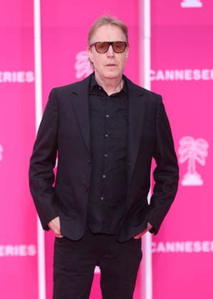 Rhys Ifans on the pink carpet at the 9th edition of Canneseries in Cannes April 26th, 2026 Denis Guignebourg Bestimage Celebrities on the pink carpet at the 9th edition of Canneseries in Cannes April 26th, 2026 Cannes France  Copyright: xDenisxGuignebourgx xBestimagexDenisxGuignebourgx xBestimagex