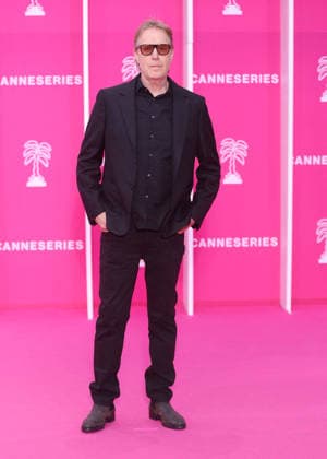 Rhys Ifans on the pink carpet at the 9th edition of Canneseries in Cannes April 26th, 2026 Denis Guignebourg Bestimage Celebrities on the pink carpet at the 9th edition of Canneseries in Cannes April 26th, 2026 Cannes France  Copyright: xDenisxGuignebourgx xBestimagexDenisxGuignebourgx xBestimagex