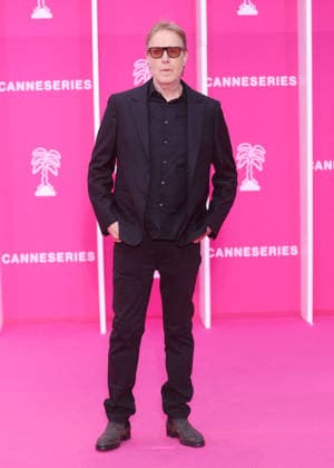 Rhys Ifans on the pink carpet at the 9th edition of Canneseries in Cannes April 26th, 2026 Denis Guignebourg Bestimage Celebrities on the pink carpet at the 9th edition of Canneseries in Cannes April 26th, 2026 Cannes France  Copyright: xDenisxGuignebourgx xBestimagexDenisxGuignebourgx xBestimagex