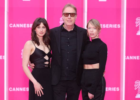 Bianca Hauda, RhysIfans and Anna Maxwell Martin on the pink carpet at the 9th edition of Canneseries in Cannes April 26th, 2026 Denis Guignebourg Bestimage Celebrities on the pink carpet at the 9th edition of Canneseries in Cannes April 26th, 2026 Cannes France  Copyright: xDenisxGuignebourgx xBestimagexDenisxGuignebourgx xBestimagex