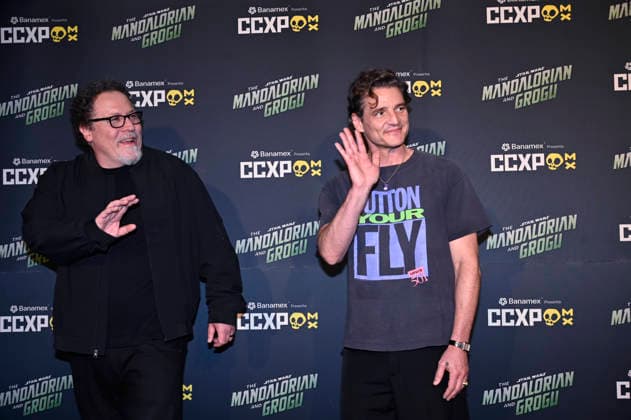 The Mandalorian and Grogu Photocall - CCXP Director Jon Favreau and actor Pedro Pascal pose for photos during The Mandalorian and Grogu photocall as part of the pop culture festival CCXP Comic Con Experience at Centro Banamex on April 26, 2026 in Mexico City, Mexico. (Photo by Carlos Tischler Eyepix Group) Copyright: xCarlosxTischler xEyepixxGroupx CT_26042026_182514