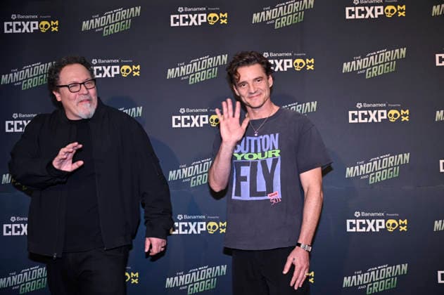 The Mandalorian and Grogu Photocall - CCXP Director Jon Favreau and actor Pedro Pascal pose for photos during The Mandalorian and Grogu photocall as part of the pop culture festival CCXP Comic Con Experience at Centro Banamex on April 26, 2026 in Mexico City, Mexico. (Photo by Carlos Tischler Eyepix Group) Copyright: xCarlosxTischler xEyepixxGroupx CT_26042026_182516