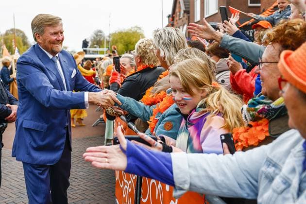 Dokkum, The Netherlands, 2026-04-27 11:30:02 DOKKUM, 27-04-2026 , Dokkum City Centre King Willem-Alexander during King s Day 2026 in Dokkum Photo: NLBeeld POOL Sem van der Wal Credit: NL Beeld Patrick van Emst  Copyright: xx x
