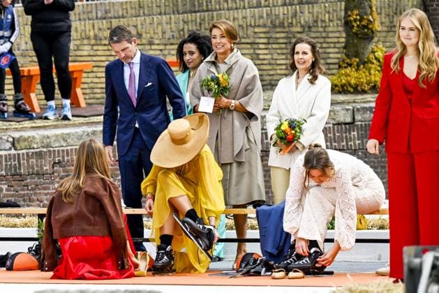 Dokkum, The Netherlands, 2026-04-27 12:18:47 DOKKUM, 27-04-2026 , Dokkum City Centre Queen Maxima and Princess Ariane during King s Day 2026 in Dokkum Photo: NLBeeld Patrick van Emst Credit: NL Beeld Patrick van Emst  Copyright: xx x