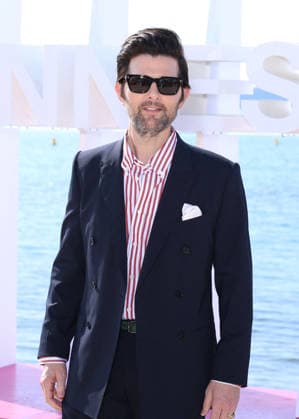 Adam Scott at a photocall on the Majestic beach during the 9th edition of the Canneseries festival in Cannes, April 27, 2026 Denis Guignebourg Bestimage Adam Scott at a photocall on the Majestic beach during the 9th edition of the Canneseries festival in Cannes, April 27, 2026 Cannes France  Copyright: xDenisxGuignebourgx xBestimagexDenisxGuignebourgx xBestimagex