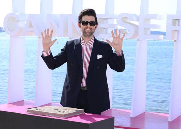 Adam Scott at a photocall on the Majestic beach during the 9th edition of the Canneseries festival in Cannes, April 27, 2026 Denis Guignebourg Bestimage Adam Scott at a photocall on the Majestic beach during the 9th edition of the Canneseries festival in Cannes, April 27, 2026 Cannes France  Copyright: xDenisxGuignebourgx xBestimagexDenisxGuignebourgx xBestimagex