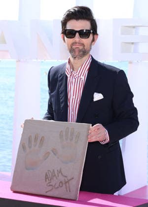Adam Scott at a photocall on the Majestic beach during the 9th edition of the Canneseries festival in Cannes, April 27, 2026 Denis Guignebourg Bestimage Adam Scott at a photocall on the Majestic beach during the 9th edition of the Canneseries festival in Cannes, April 27, 2026 Cannes France  Copyright: xDenisxGuignebourgx xBestimagexDenisxGuignebourgx xBestimagex