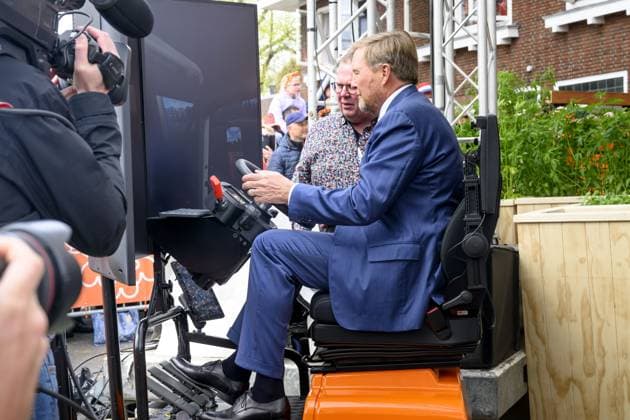Dokkum, The Netherlands, 2026-04-27 11:35:33 DOKKUM, 27-04-2026 , Dokkum City Centre King Willem-Alexander during King s Day 2026 in Dokkum Photo:NLBEELD Patrick van Emst Credit: NL Beeld Patrick van Emst  Copyright: xx x