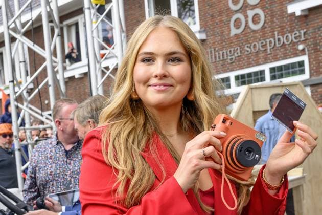 Dokkum, The Netherlands, 2026-04-27 11:37:04 DOKKUM, 27-04-2026 , Dokkum City Centre Princess Amalia during King s Day 2026 in Dokkum Photo: NLBEELD Patrick van Emst Credit: NL Beeld Patrick van Emst  Copyright: xx x