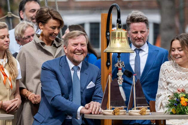 De koning tijdens de quiz in Dokkum DOKKUM - Koningsdag wordt in Dokkum in Friesland gevierd door de Koninklijke familie. Credit : Frank van Beek CC Dokkum Nederland  Copyright: xx FrankxvanxBeekx xCCx
