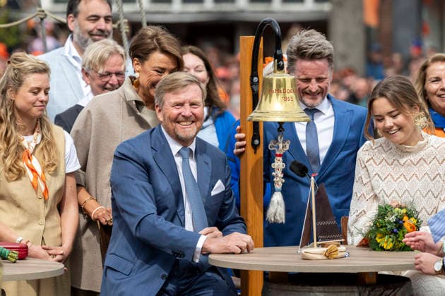 De koning tijdens de quiz in Dokkum DOKKUM - Koningsdag wordt in Dokkum in Friesland gevierd door de Koninklijke familie. Credit : Frank van Beek CC Dokkum Nederland  Copyright: xx FrankxvanxBeekx xCCx