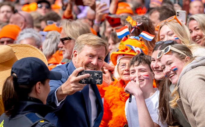Aankomst Koninklijke familie in Dokkum DOKKUM - Koningsdag wordt in Dokkum in Friesland gevierd door de Koninklijke familie. Credit : Frank van Beek CC Dokkum Nederland  Copyright: xx FrankxvanxBeekx xCCx