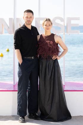 This Is Not A Murder Mystery Photocall - The 9th Canneseries International Festival Pierre Gervais and Lauren Versnick attends the This Is Not A Murder Mystery Photocall at the 9th Canneseries International Festival at Plage Du Majestic on April 27, 2026 in Cannes, France Photo by Shootpix ABACAPRESS.COM Cannes France  Copyright: xShootpix ABACAx