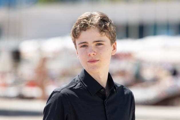 The 9th Canneseries International Festival - SUMMER OF 1985 Photocall Linus Rogsgard, Amy Deasismont, Bjorn Stein attends the SUMMER OF 1985 Photocall at the 9th Canneseries International Festival at Plage Du Majestic on April 27, 2026 in Cannes, France. Photo by ShootPix ABACAPRESS.COM Cannes France  Copyright: xShootpix ABACAx