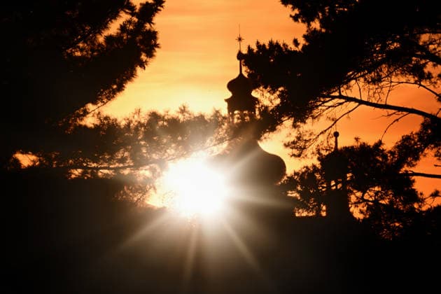 April 27, 2026, Mnichovo Hradiste, Czech Republic: Sunset over the tower of the Church of St. James the Greater in Mnichovo Hradiste, Czech Republic. The Baroque church is a principal landmark in the town s historic center and serves as the seat of the local Roman Catholic parish Mnichovo Hradiste Czech Republic  - ZUMAr156 20260427_aap_r156_001 Copyright: xSlavekxRutax