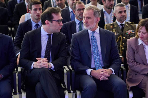 April 27, 2026, Madrid, Madrid, Spain: CARLOS CUERPO, Deputy Prime Minister and Minister of Economy, Trade and Business, KING FELIPE VI of Spain attend the second edition of the Ã¢â‚¬oeInvest in Spain SummitÃ¢ Madrid Spain - ZUMAc260 20260427_zep_c260_002 Copyright: xMikexChicorrox