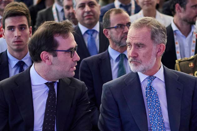 April 27, 2026, Madrid, Madrid, Spain: CARLOS CUERPO, Deputy Prime Minister and Minister of Economy, Trade and Business, KING FELIPE VI of Spain attend the second edition of the Ã¢â‚¬oeInvest in Spain SummitÃ¢ Madrid Spain - ZUMAc260 20260427_zep_c260_008 Copyright: xMikexChicorrox