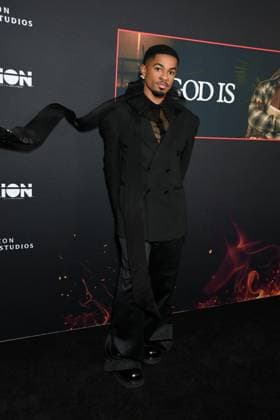 Justen Ross at arrivals for IS GOD IS Premiere, Brooklyn Academy of Music (BAM) Rose Cinema, New York, NY, April 27, 2026. Photo By: Quoin Pics Everett Collection IS GOD IS Premiere PUBLICATIONXNOTxINxCANxCHNxFRAxITAxJPNxNORxPOLxRUSxESPxUKxUSA