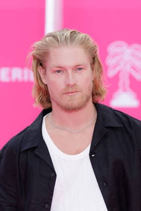 Pink Carpet - The 9th Canneseries International Festival - Day 5 Harry GOODWINS attends the Day Five of the 9th Canneseries International Festival on April 27, 2026 in Cannes, France. Photo by ShootPix ABACAPRESS.COM Cannes France  Copyright: xShootpix ABACAx