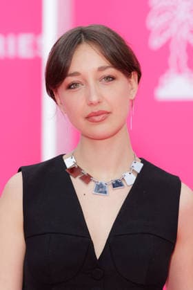 Pink Carpet - The 9th Canneseries International Festival - Day 5 Zoï Severin attends the Day Five of the 9th Canneseries International Festival on April 27, 2026 in Cannes, France. Photo by ShootPix ABACAPRESS.COM Cannes France  Copyright: xShootpix ABACAx