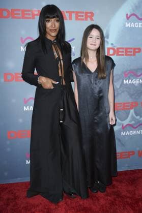 Lucy Barrett, Molly Belle Wright at arrivals for DEEP WATER Premiere, Paramount Theater, Los Angeles, CA, April 27, 2026. Photo By: Elizabeth Goodenough Everett Collection DEEP WATER Premiere PUBLICATIONXNOTxINxCANxCHNxFRAxITAxJPNxNORxPOLxRUSxESPxUKxUSA