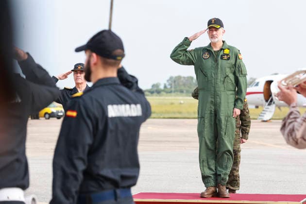 King Felipe VI visits the Aircraft Flotilla Cádiz King Felipe VI during a visit to the Aircraft Flotilla, the Survival Center and the Homeland Security Training Center of the Navy at the naval base of Puerto El Salado On April 28, 2026 in Rota, Cádiz Andalucía, Spain King Felipe VI has visited together with the Minister of Defense, Margarita Robles, the Aircraft Flotilla, the Survival Center and the Homeland Security Training Center of the Navy 28 APRIL 2026 Rocí Cadiz Andalucia Cadiz Andalucia Espana  Copyright: xRocioxRuzx 7479142
