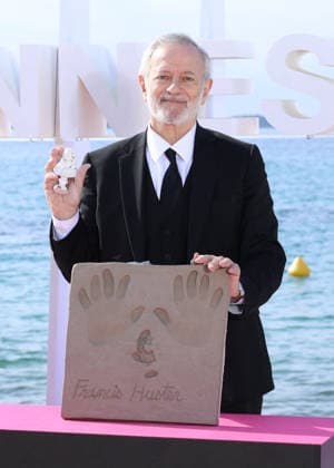 Francis Huster at a photocall for his handprints, on the Majestic beach during the 9th edition of the Canneseries festival in Cannes, on April 28, 2026 Denis Guignebourg Bestimage Francis Huster at a photocall for his handprints, on the Majestic beach during the 9th edition of the Canneseries festival in Cannes, on April 28, 2026 Cannes France  Copyright: xDenisxGuignebourgx xBestimagexDenisxGuignebourgx xBestimagex