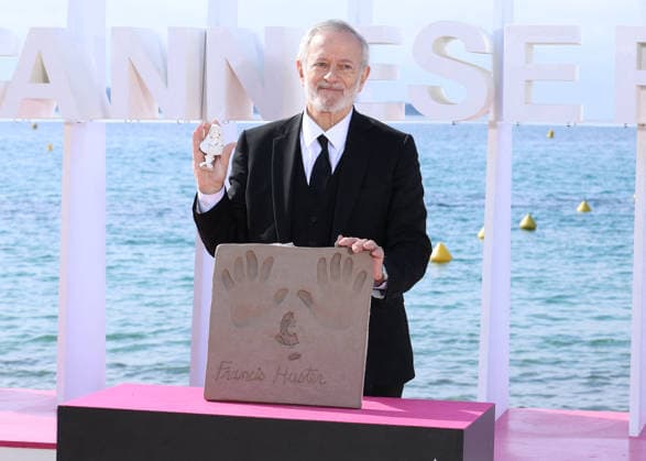 Francis Huster at a photocall for his handprints, on the Majestic beach during the 9th edition of the Canneseries festival in Cannes, on April 28, 2026 Denis Guignebourg Bestimage Francis Huster at a photocall for his handprints, on the Majestic beach during the 9th edition of the Canneseries festival in Cannes, on April 28, 2026 Cannes France  Copyright: xDenisxGuignebourgx xBestimagexDenisxGuignebourgx xBestimagex