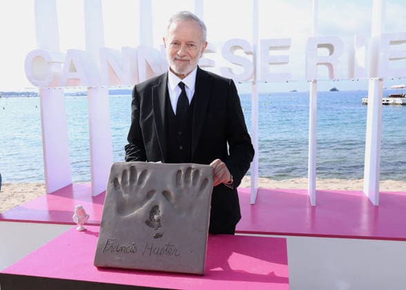 Francis Huster at a photocall for his handprints, on the Majestic beach during the 9th edition of the Canneseries festival in Cannes, on April 28, 2026 Denis Guignebourg Bestimage Francis Huster at a photocall for his handprints, on the Majestic beach during the 9th edition of the Canneseries festival in Cannes, on April 28, 2026 Cannes France  Copyright: xDenisxGuignebourgx xBestimagexDenisxGuignebourgx xBestimagex
