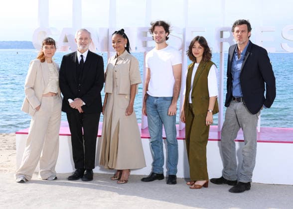 Alex Doux, Francis Huster, Erika Sainte, Lannick Gautry, Zoi Severin, Philypa Phoenix et Bruno Garcia Photocall for the series Zodiac during the 9th edition of the CanneSeries festival in Cannes, on April 28, 2026 Denis Guignebourg Bestimage Photocall for the series Zodiac during the 9th edition of the CanneSeries festival in Cannes, on April 28, 2026 Cannes France  Copyright: xDenisxGuignebourgx xBestimagexDenisxGuignebourgx xBestimagex