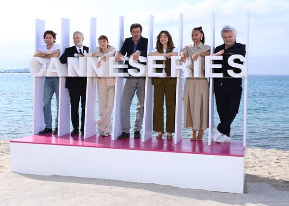 Alex Doux, Francis Huster, Erika Sainte, Lannick Gautry, Zoi Severin, Philypa Phoenix et Bruno Garcia Photocall for the series Zodiac during the 9th edition of the CanneSeries festival in Cannes, on April 28, 2026 Denis Guignebourg Bestimage Photocall for the series Zodiac during the 9th edition of the CanneSeries festival in Cannes, on April 28, 2026 Cannes France  Copyright: xDenisxGuignebourgx xBestimagexDenisxGuignebourgx xBestimagex