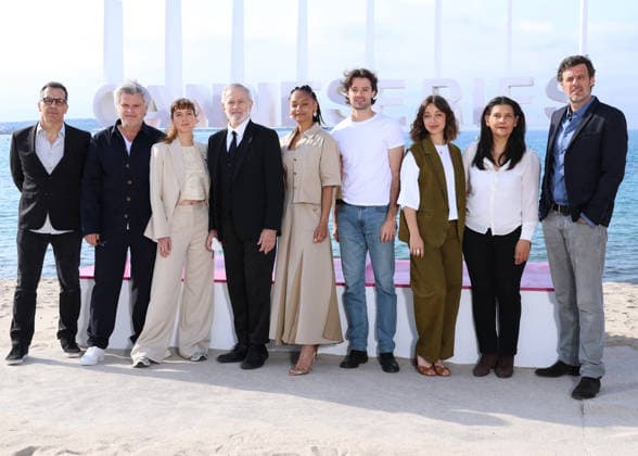 Alex Doux, Francis Huster, Erika Sainte, Lannick Gautry, Zoi Severin, Philypa Phoenix et Bruno Garcia Photocall for the series Zodiac during the 9th edition of the CanneSeries festival in Cannes, on April 28, 2026 Denis Guignebourg Bestimage Photocall for the series Zodiac during the 9th edition of the CanneSeries festival in Cannes, on April 28, 2026 Cannes France  Copyright: xDenisxGuignebourgx xBestimagexDenisxGuignebourgx xBestimagex