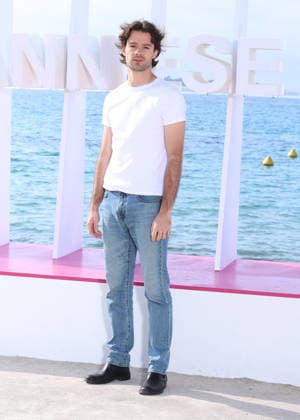 Alex Doux Photocall for the series Zodiaque during the 9th edition of the CanneSeries festival in Cannes, on April 28, 2026 Denis Guignebourg Bestimage Photocall for the series Zodiac during the 9th edition of the CanneSeries festival in Cannes, on April 28, 2026 Cannes France  Copyright: xDenisxGuignebourgx xBestimagexDenisxGuignebourgx xBestimagex