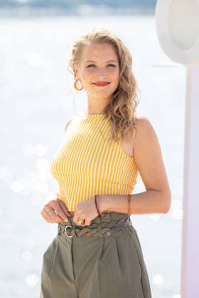 9th Canneseries - L’Or Bleu Photocall Déborah Krey attends the photocall of ‘L’OR BLEU’ during the 9th Canneseries International Festival at Plage Du Majestic on April 28, 2026 in Cannes, France. Photo by ShootPix ABACAPRESS.COM Cannes France  Copyright: xShootpix ABACAx