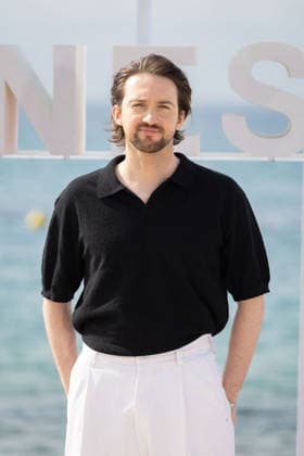 9th Canneseries - Les Groos Photocall David Mirailles attends the photocall of ‘LES GROOS’ during the 9th Canneseries International Festival at Plage Du Majestic on April 28, 2026 in Cannes, France. Photo by ShootPix ABACAPRESS.COM Cannes France  Copyright: xShootpix ABACAx