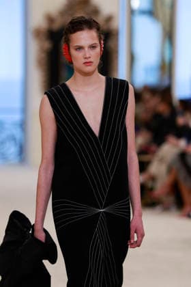 Chanel Collection Croisière 2026 2027 Chanel Cruise fashion show at the Casino municipal de Biarritz, France, on April 28, 2026 Olivier Borde Bestimage A model walks the runway at the Chanel Cruise 2025 fashion show at the Biarritz Municipal Casino, France, on April 28, 2026 Biarritz France  Copyright: xOLIVIERxBORDEx xBESTIMAGExOLIVIERxBORDEx xBESTIMAGEx