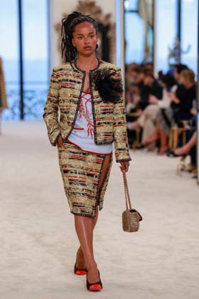 Chanel Collection Croisière 2026 2027 Chanel Cruise fashion show at the Casino municipal de Biarritz, France, on April 28, 2026 Olivier Borde Bestimage A model walks the runway at the Chanel Cruise 2025 fashion show at the Biarritz Municipal Casino, France, on April 28, 2026 Biarritz France  Copyright: xOLIVIERxBORDEx xBESTIMAGExOLIVIERxBORDEx xBESTIMAGEx