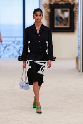 Chanel Collection Croisière 2026 2027 Chanel Cruise fashion show at the Casino municipal de Biarritz, France, on April 28, 2026 Olivier Borde Bestimage A model walks the runway at the Chanel Cruise 2025 fashion show at the Biarritz Municipal Casino, France, on April 28, 2026 Biarritz France  Copyright: xOLIVIERxBORDEx xBESTIMAGExOLIVIERxBORDEx xBESTIMAGEx