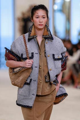 Chanel Collection Croisière 2026 2027 Chanel Cruise fashion show at the Casino municipal de Biarritz, France, on April 28, 2026 Olivier Borde Bestimage A model walks the runway at the Chanel Cruise 2025 fashion show at the Biarritz Municipal Casino, France, on April 28, 2026 Biarritz France  Copyright: xOLIVIERxBORDEx xBESTIMAGExOLIVIERxBORDEx xBESTIMAGEx