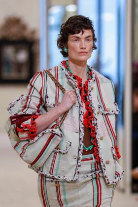 Chanel Collection Croisière 2026 2027 Chanel Cruise fashion show at the Casino municipal de Biarritz, France, on April 28, 2026 Olivier Borde Bestimage A model walks the runway at the Chanel Cruise 2025 fashion show at the Biarritz Municipal Casino, France, on April 28, 2026 Biarritz France  Copyright: xOLIVIERxBORDEx xBESTIMAGExOLIVIERxBORDEx xBESTIMAGEx