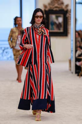 Chanel Collection Croisière 2026 2027 Chanel Cruise fashion show at the Casino municipal de Biarritz, France, on April 28, 2026 Olivier Borde Bestimage A model walks the runway at the Chanel Cruise 2025 fashion show at the Biarritz Municipal Casino, France, on April 28, 2026 Biarritz France  Copyright: xOLIVIERxBORDEx xBESTIMAGExOLIVIERxBORDEx xBESTIMAGEx