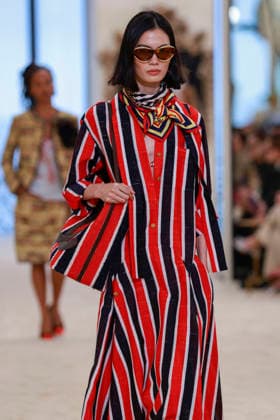 Chanel Collection Croisière 2026 2027 Chanel Cruise fashion show at the Casino municipal de Biarritz, France, on April 28, 2026 Olivier Borde Bestimage A model walks the runway at the Chanel Cruise 2025 fashion show at the Biarritz Municipal Casino, France, on April 28, 2026 Biarritz France  Copyright: xOLIVIERxBORDEx xBESTIMAGExOLIVIERxBORDEx xBESTIMAGEx