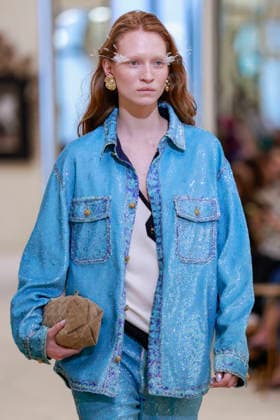 Chanel Collection Croisière 2026 2027 Chanel Cruise fashion show at the Casino municipal de Biarritz, France, on April 28, 2026 Olivier Borde Bestimage A model walks the runway at the Chanel Cruise 2025 fashion show at the Biarritz Municipal Casino, France, on April 28, 2026 Biarritz France  Copyright: xOLIVIERxBORDEx xBESTIMAGExOLIVIERxBORDEx xBESTIMAGEx