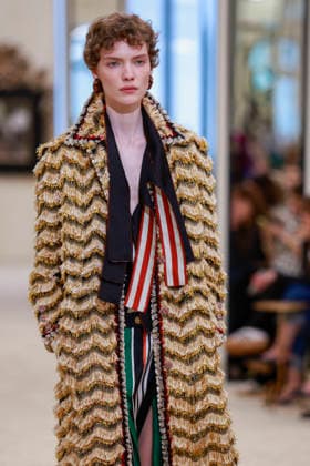 Chanel Collection Croisière 2026 2027 Chanel Cruise fashion show at the Casino municipal de Biarritz, France, on April 28, 2026 Olivier Borde Bestimage A model walks the runway at the Chanel Cruise 2025 fashion show at the Biarritz Municipal Casino, France, on April 28, 2026 Biarritz France  Copyright: xOLIVIERxBORDEx xBESTIMAGExOLIVIERxBORDEx xBESTIMAGEx