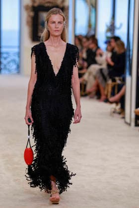 Chanel Collection Croisière 2026 2027 Chanel Cruise fashion show at the Casino municipal de Biarritz, France, on April 28, 2026 Olivier Borde Bestimage A model walks the runway at the Chanel Cruise 2025 fashion show at the Biarritz Municipal Casino, France, on April 28, 2026 Biarritz France  Copyright: xOLIVIERxBORDEx xBESTIMAGExOLIVIERxBORDEx xBESTIMAGEx