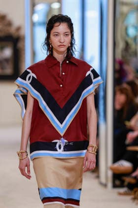 Chanel Collection Croisière 2026 2027 Chanel Cruise fashion show at the Casino municipal de Biarritz, France, on April 28, 2026 Olivier Borde Bestimage A model walks the runway at the Chanel Cruise 2025 fashion show at the Biarritz Municipal Casino, France, on April 28, 2026 Biarritz France  Copyright: xOLIVIERxBORDEx xBESTIMAGExOLIVIERxBORDEx xBESTIMAGEx